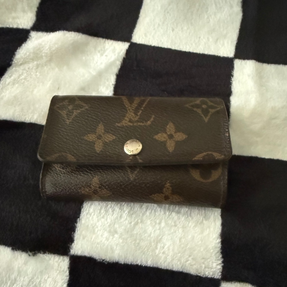 Louis Vuitton Brown Monogram 6 key cles